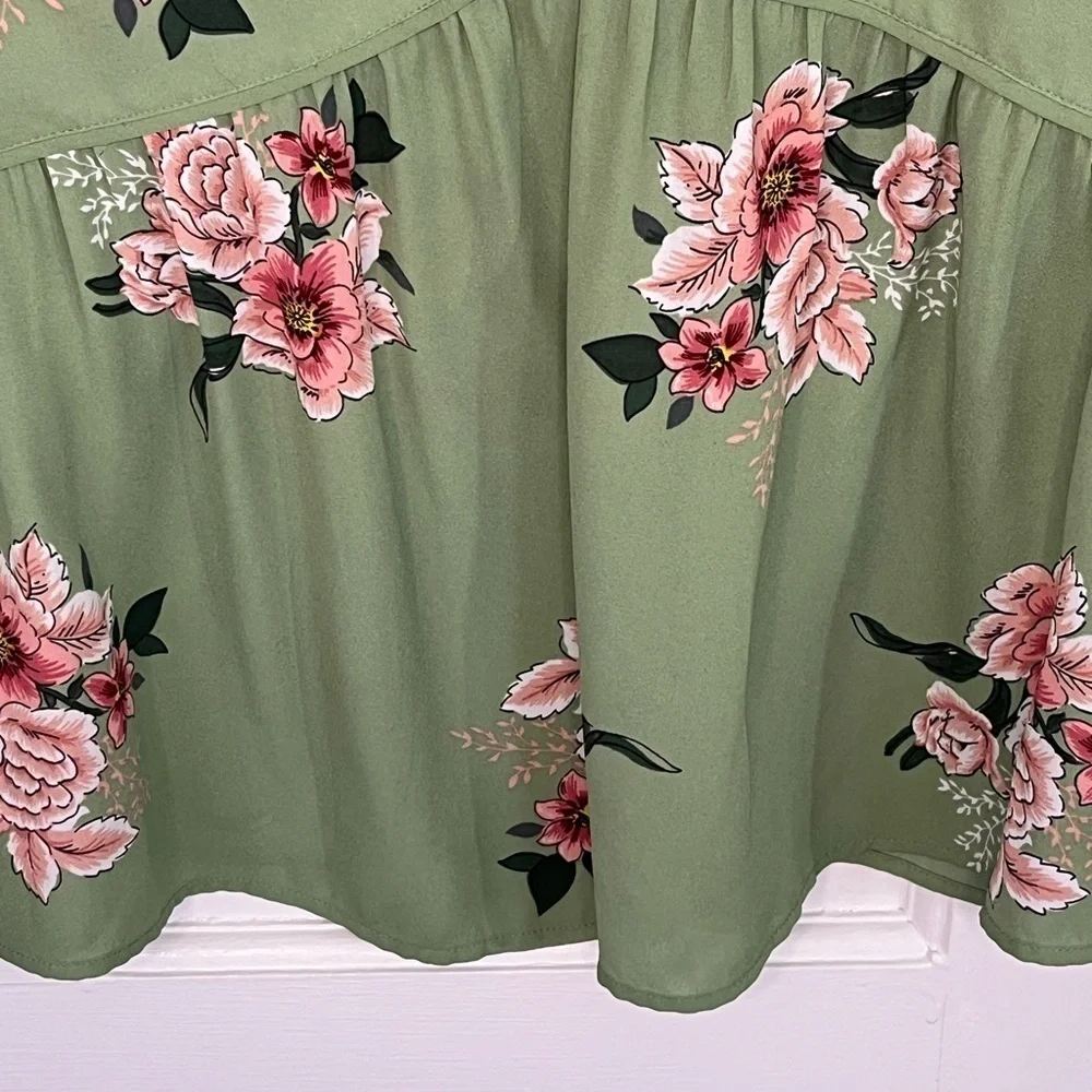 Ann Taylor LOFT Pure Mint Bouquet Peplum Blouse Size Small Cottagecore Boho
